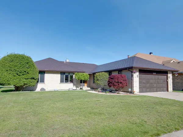1245 Biscayne Drive, Elk Grove Village, IL 60007