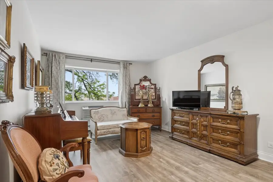 8455 W Leland Avenue #204, Chicago, IL 60656 - #3