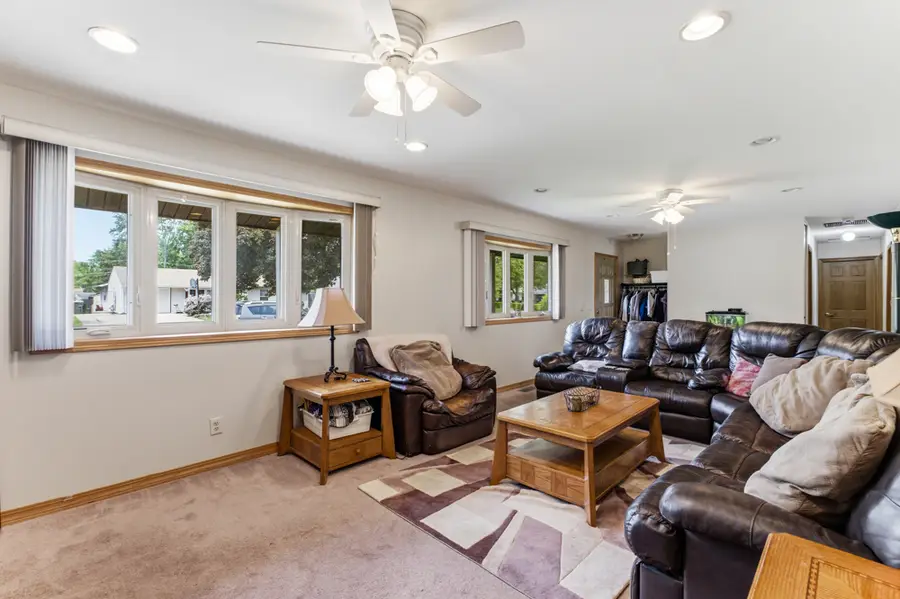69 Paddock Street, Montgomery, IL 60538 - #3