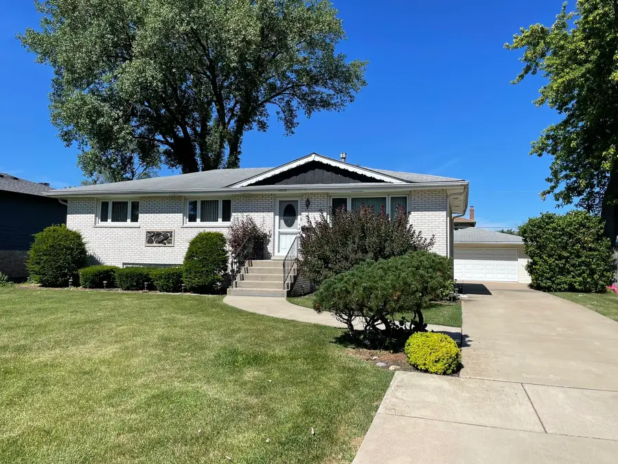 10228 S 80th Court, Palos Hills, IL 60465 - #2