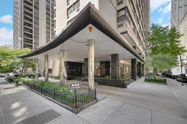 850 N Dewitt Place #17H, Chicago, IL 60611