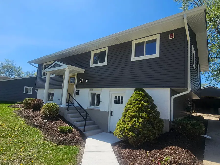 1570 Jefferson Road, Hoffman Estates, IL 60169 - #3