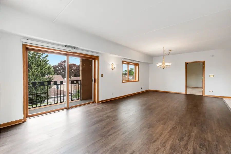 7410 W Lawrence Avenue #218, Harwood Heights, IL 60706 - #2