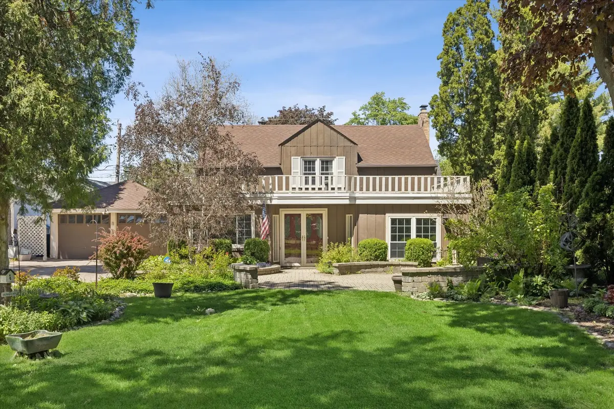 946 Walter Avenue, Des Plaines, IL 60016 - #1
