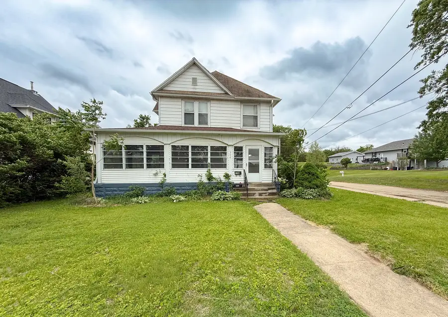 308 E 2nd Street, Rock Falls, IL 61071 - #2