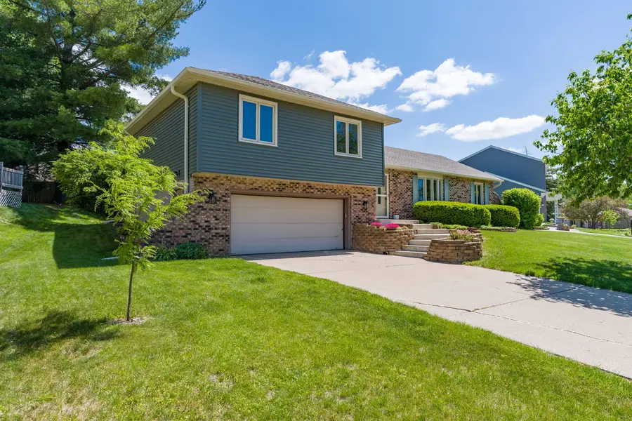 1640 Queens Drive, Bettendorf, IA 52722 - #3