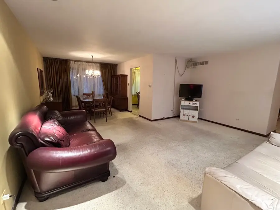 532 S Blackstone Avenue, Glenwood, IL 60425 - #2