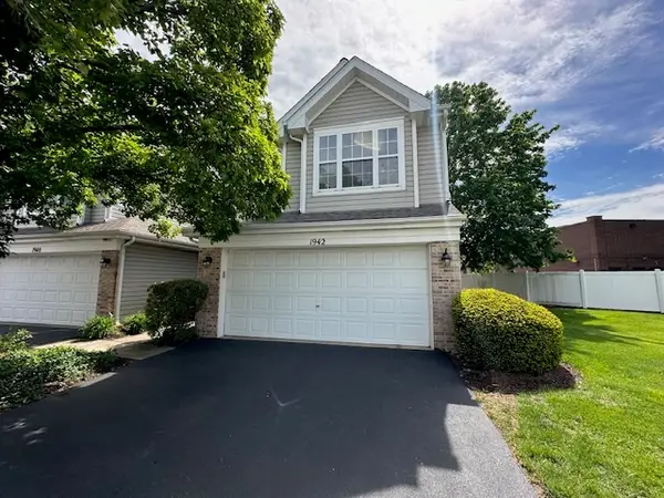 1942 Town Drive, Naperville, IL 60565