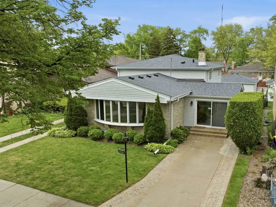 9437 N Lockwood Avenue, Skokie, IL 60077 - #2