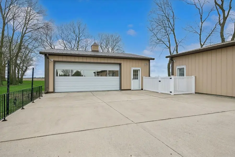 1430 N 30th Road, Ottawa, IL 61350 - #3