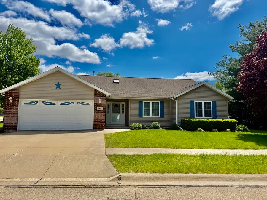 901 East 21st Street, Sterling, IL 61081 - #2
