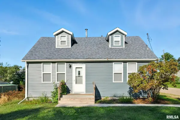 300 S 14th Street, Leclaire, IA 52753