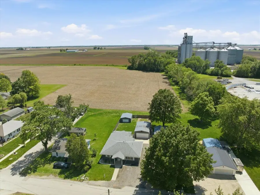 205 E Sullivan Street, Heyworth, IL 61745 - #2