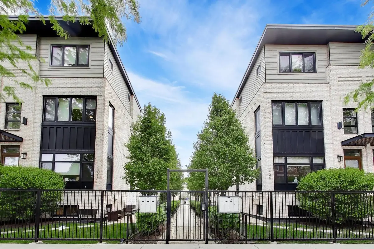 2247 N Rockwell Street #1, Chicago, IL 60647 - #1