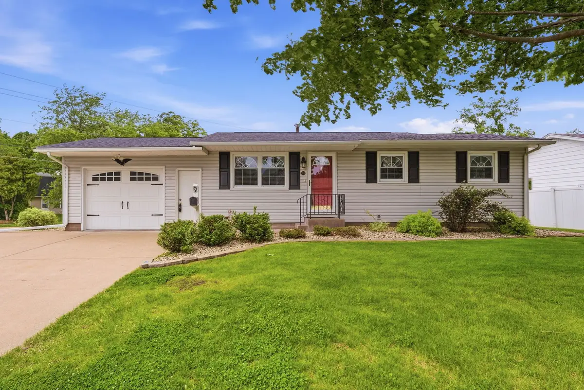 409 25th Avenue, East Moline, IL 61244 - #1