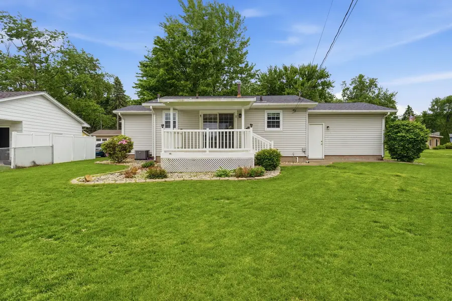409 25th Avenue, East Moline, IL 61244 - #2