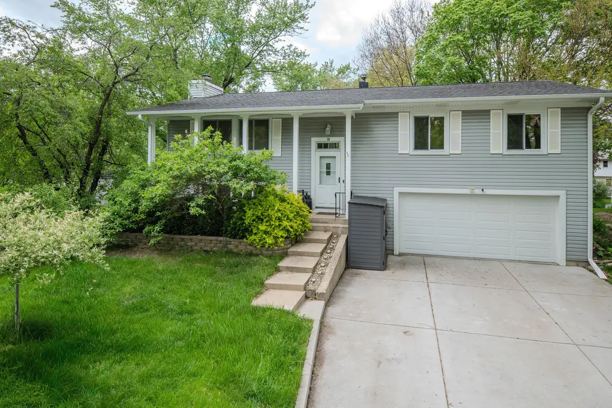 10 Cumberland Court, Cary, IL 60013 - #1