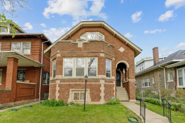 7544 S Ridgeland Avenue, Chicago, IL 60649