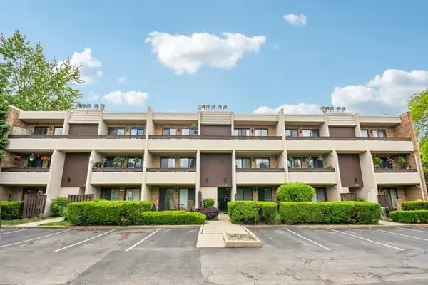 176 E Springbrook Drive #3A, Bloomingdale, IL 60108