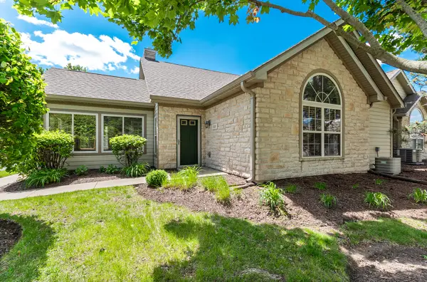 1920 Timbers Edge Circle #1920, Joliet, IL 60431