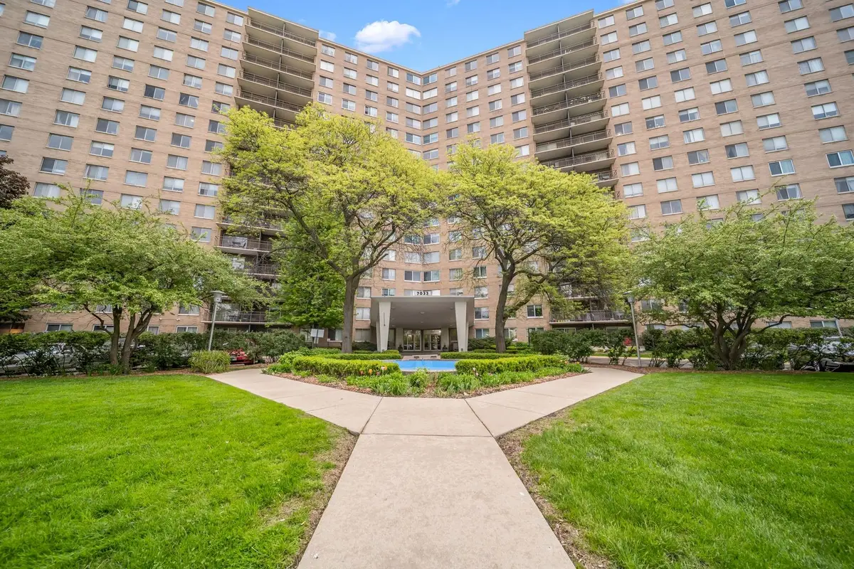 7033 N Kedzie Avenue #815, Chicago, IL 60645 - #1
