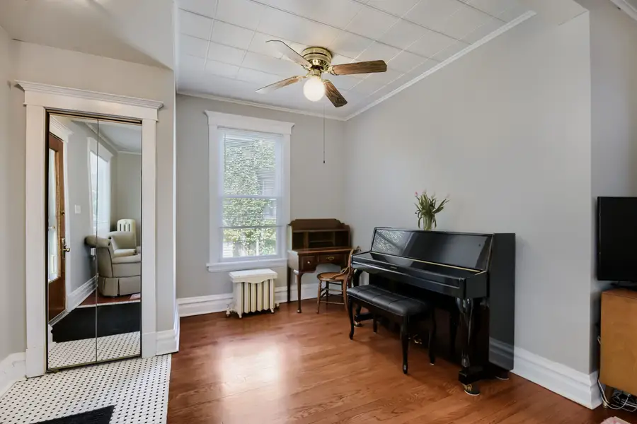 4217 N Lawndale Avenue, Chicago, IL 60618 - #3