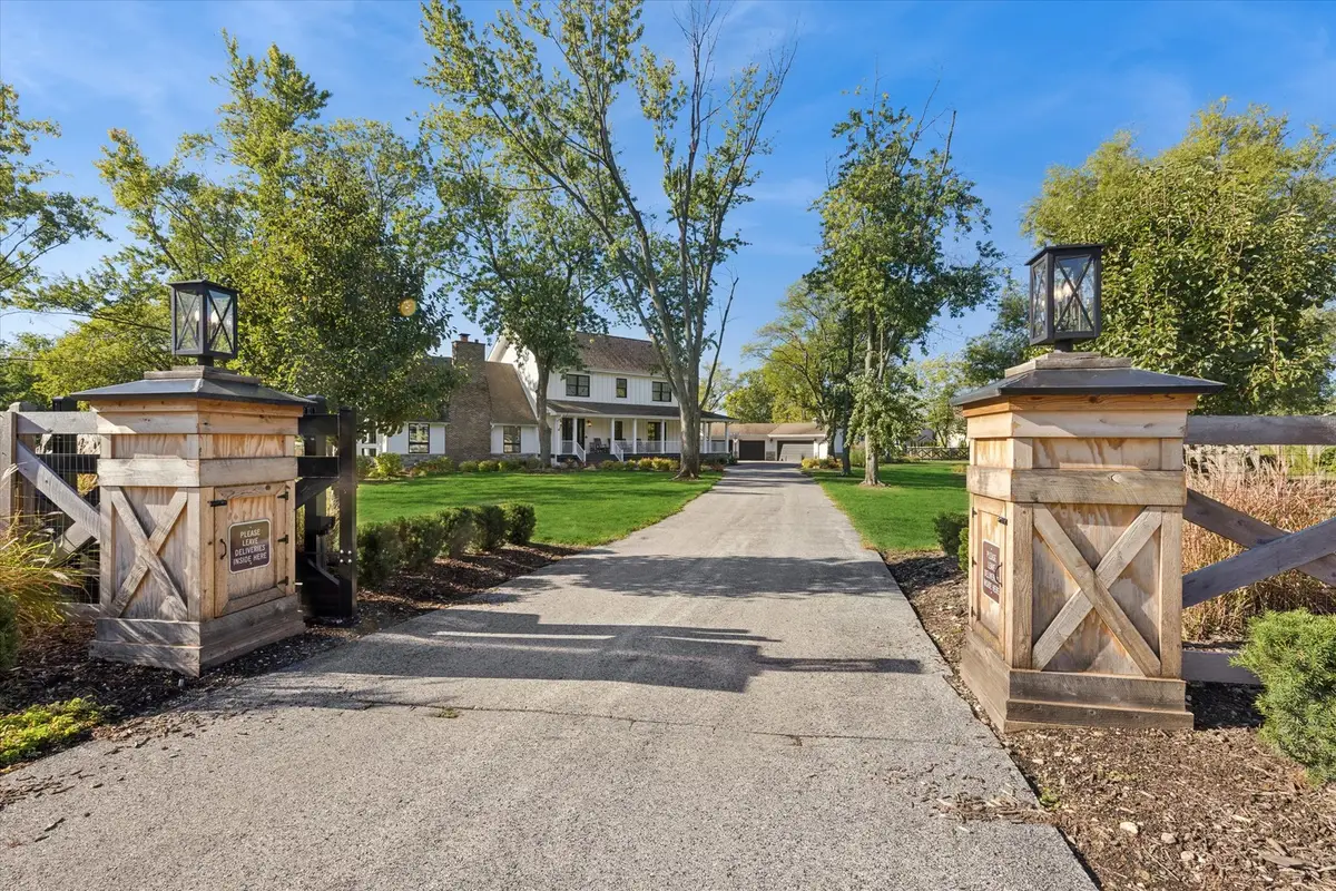 16W185 89th Street, Burr Ridge, IL 60527 - #1