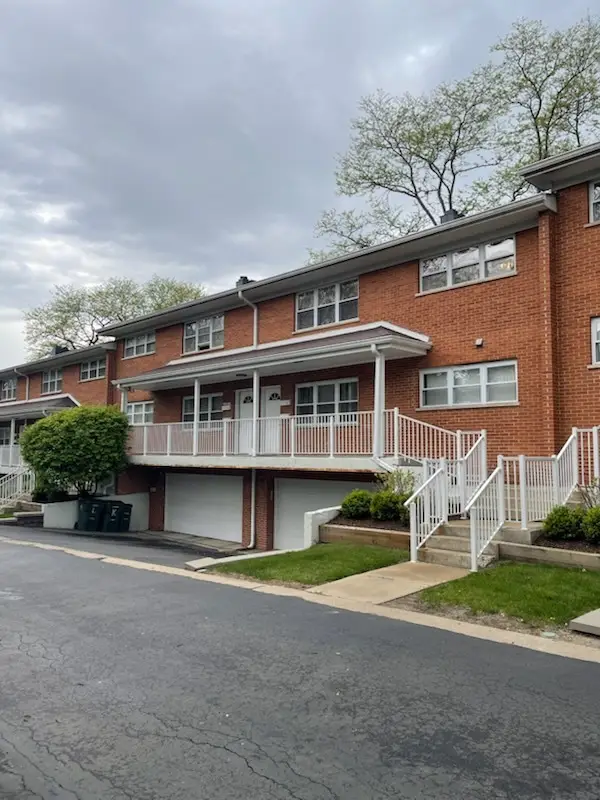 169 E Palatine Road #J, Palatine, IL 60067