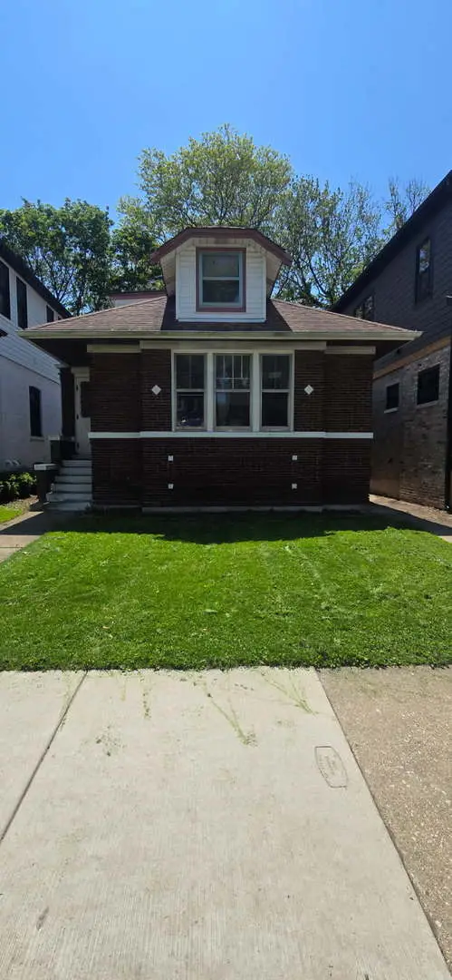 2539 W Winnemac Avenue, Chicago, IL 60625