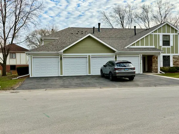 1053 Scanlon Drive #A1, Wheeling, IL 60090