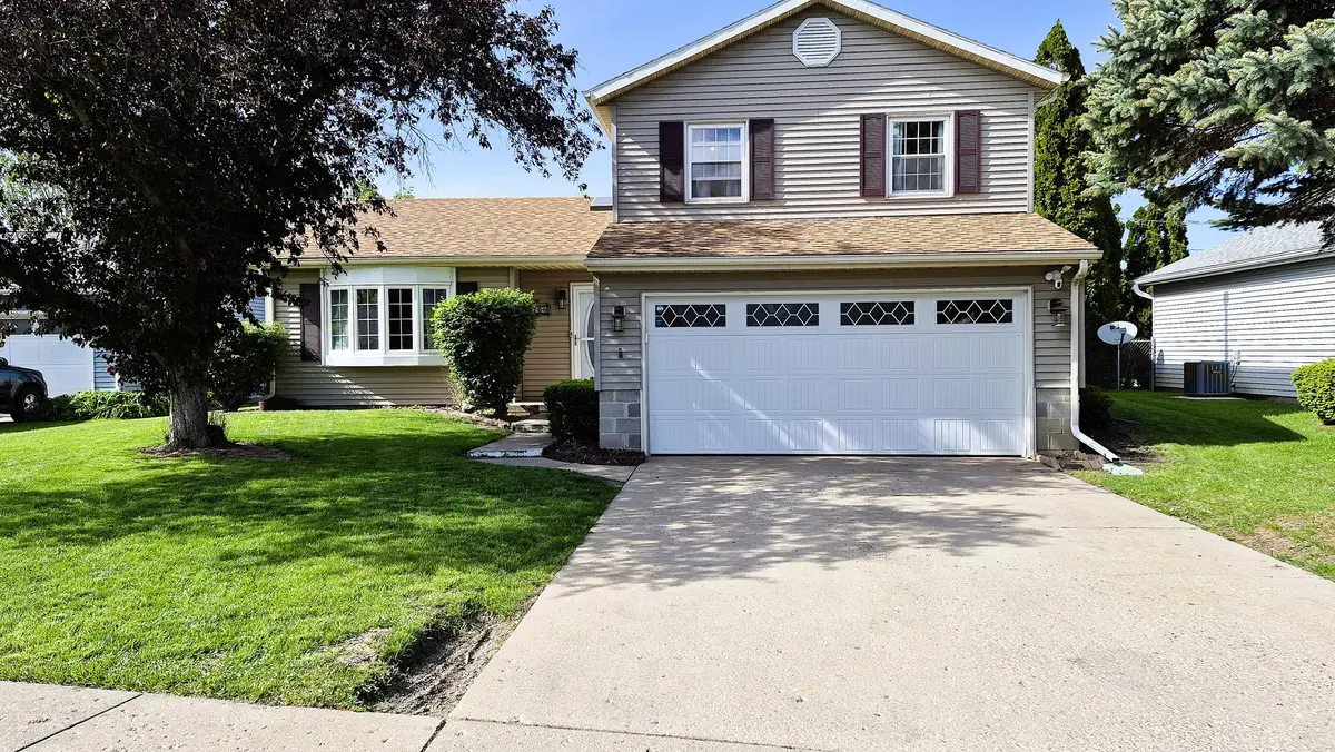 1206 E 24th Street, Sterling, IL 61081 - #1