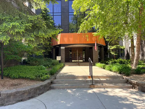 9530 Lamon Avenue #115, Skokie, IL 60077