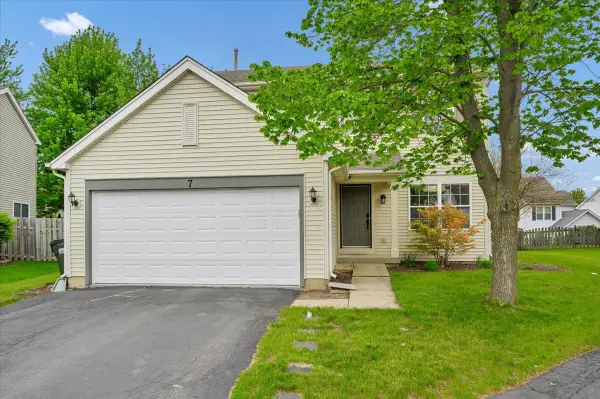 7 Appletree Court, Lake In The Hills, IL 60156