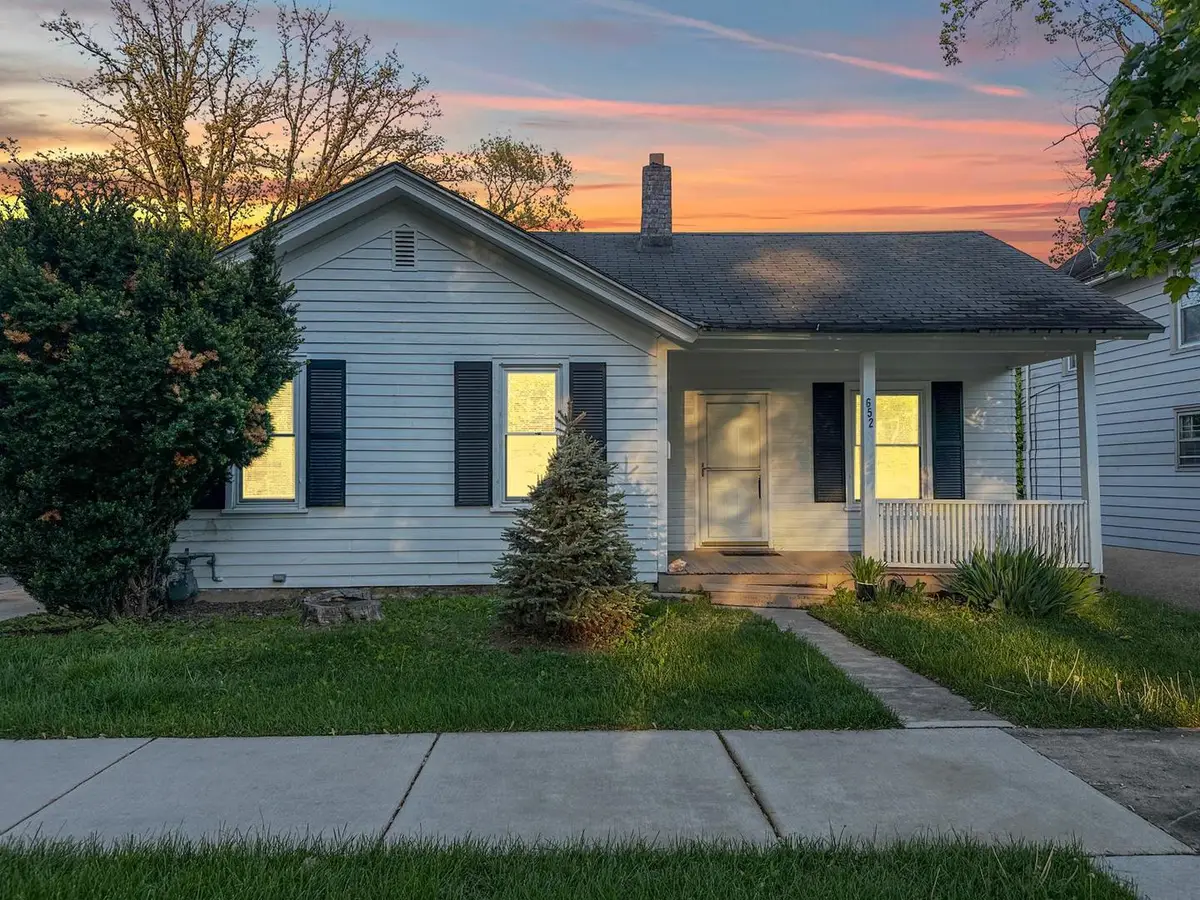 652 S Main Street, Naperville, IL 60540 - #1