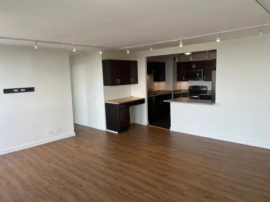 4343 N Clarendon Avenue #2717, Chicago, IL 60613 - #3