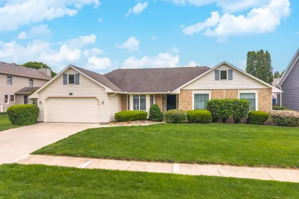 5 Downing Circle, Bloomington, IL 61704