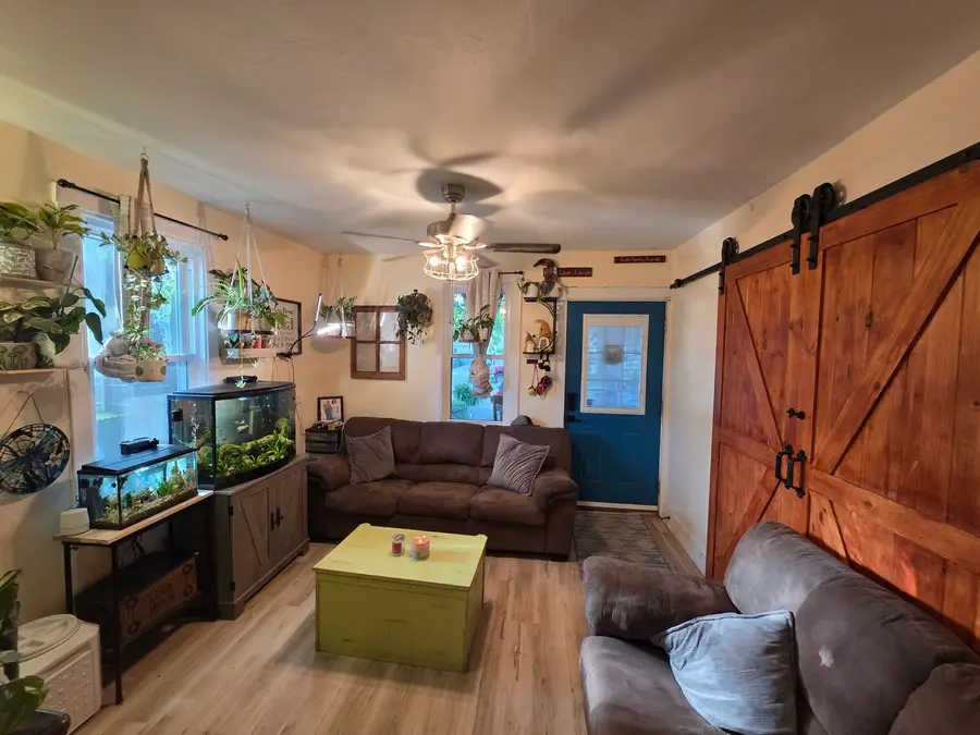904 E Macon Street, Clinton, IL 61727 - #2