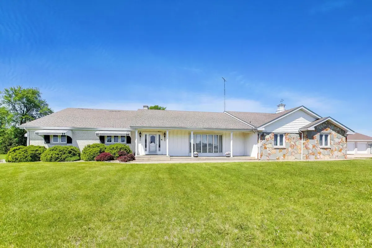 20 N Carbon Hill Road, Coal City, IL 60416 - #1