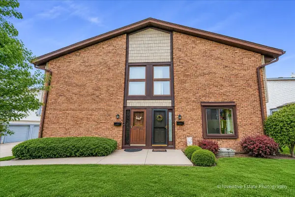 8325 Portsmouth Drive #A, Darien, IL 60561