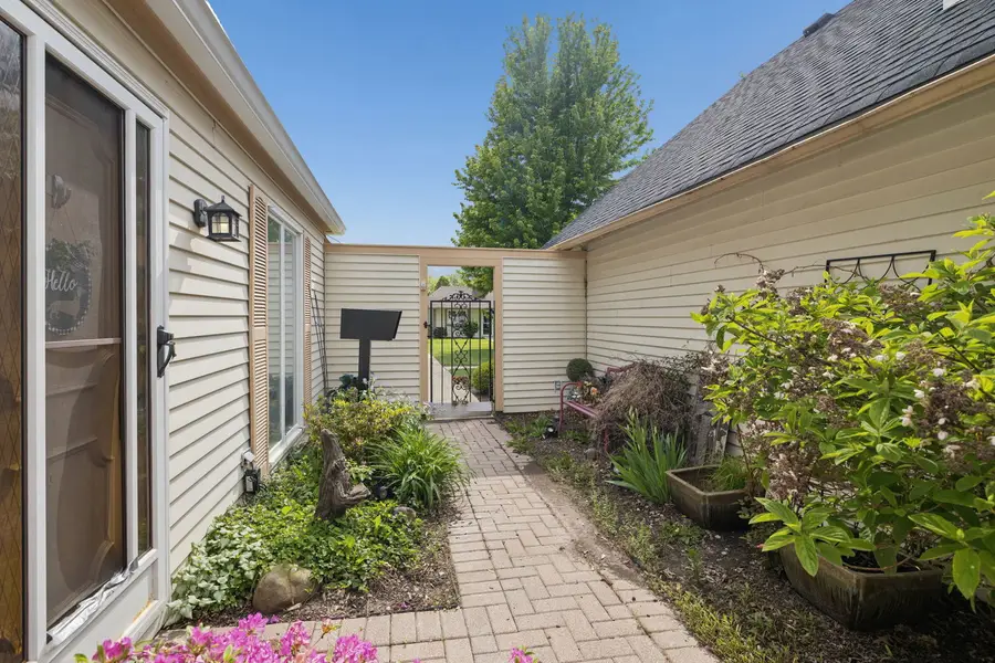 135 Garden Drive #135, Montgomery, IL 60538 - #3