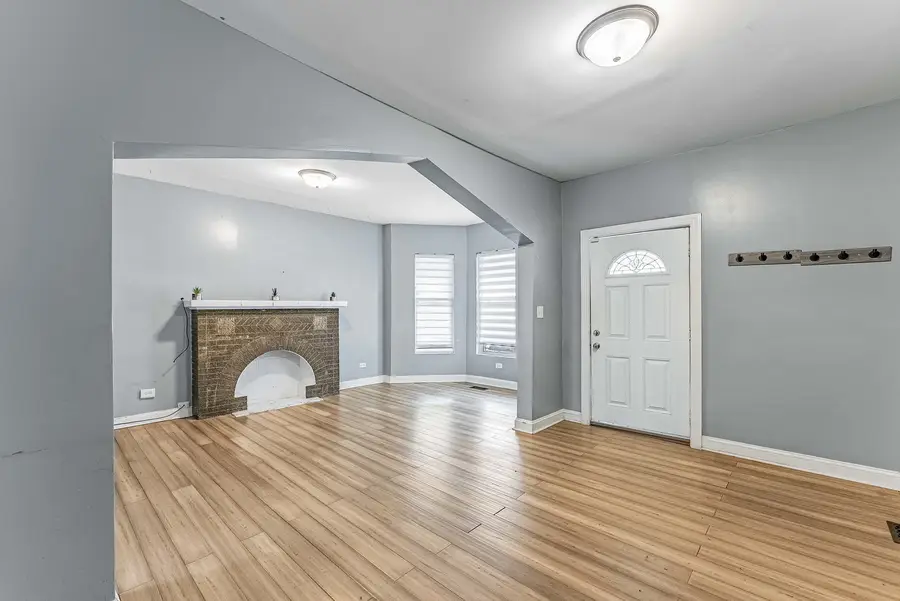 705 N Ridgeway Avenue, Chicago, IL 60624 - #3