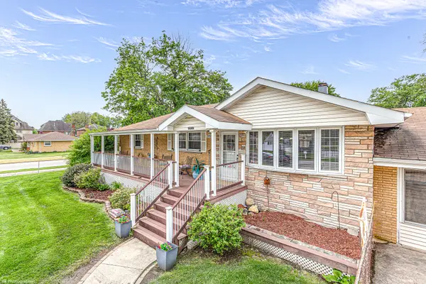 5400 W 83rd Place, Burbank, IL 60459