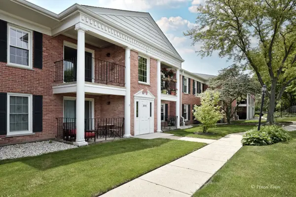 530 Shorely Drive #101, Barrington, IL 60010