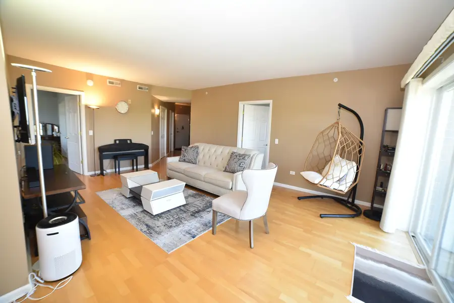365 Graceland Avenue #606, Des Plaines, IL 60016 - #3
