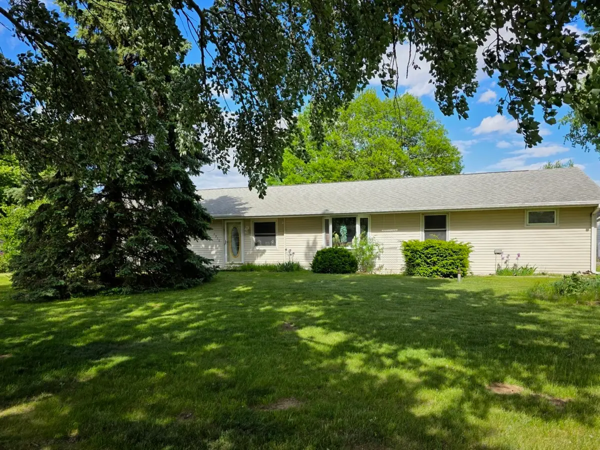 8950 Hoover Road, Rock Falls, IL 61071 - #1