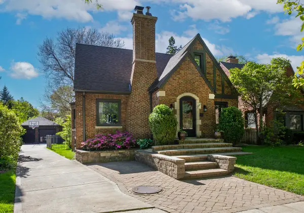 5941 N Knox Avenue, Chicago, IL 60646