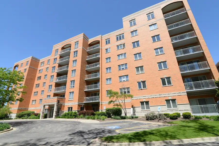 6801 N Milwaukee Avenue #707, Niles, IL 60714 - #2