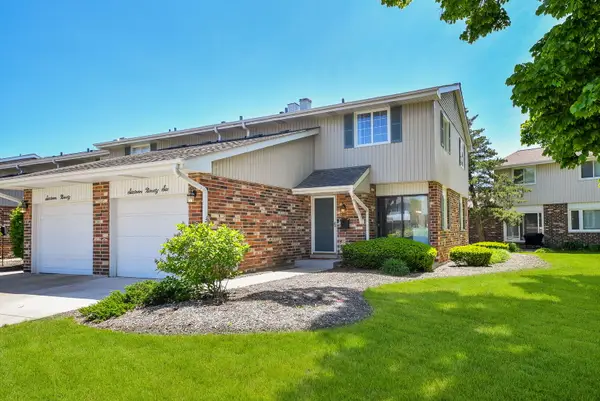 1696 Darwin Court, Wheaton, IL 60189