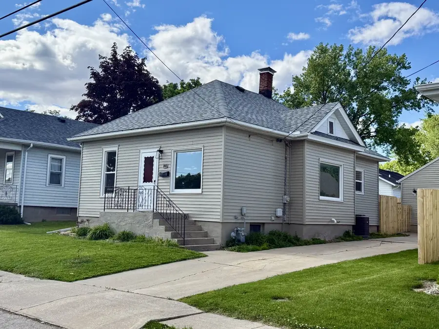 625 10th Street, Peru, IL 61354 - #3