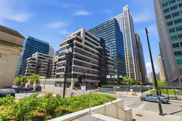 130 S Canal Street #721, Chicago, IL 60606